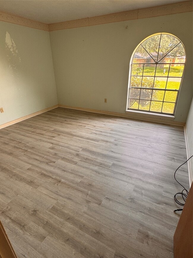 Building Photo - 3400 Coachman Dr