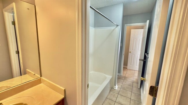 Building Photo - 4605 Park Side Dr