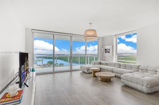 Building Photo - 400 Sunny Isles Blvd