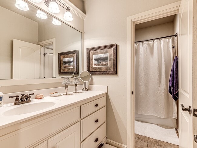 Building Photo - End Unit- @ Muirfield Village- Classic Bill Roberts Custom Built- 4 Bedrooms+ Media Room- Close t...