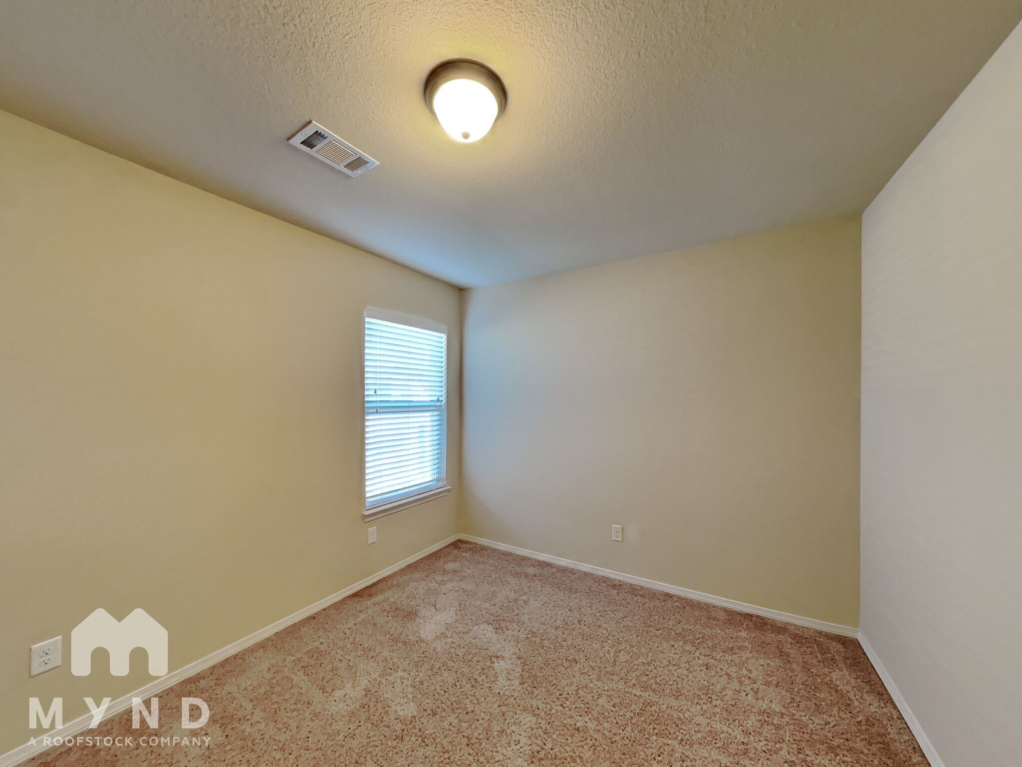 Building Photo - 12 Bristol Dr