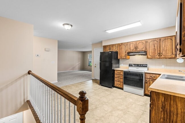 Building Photo - Omar Ct Duplex