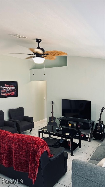 Building Photo - 827 SW 14th Pl