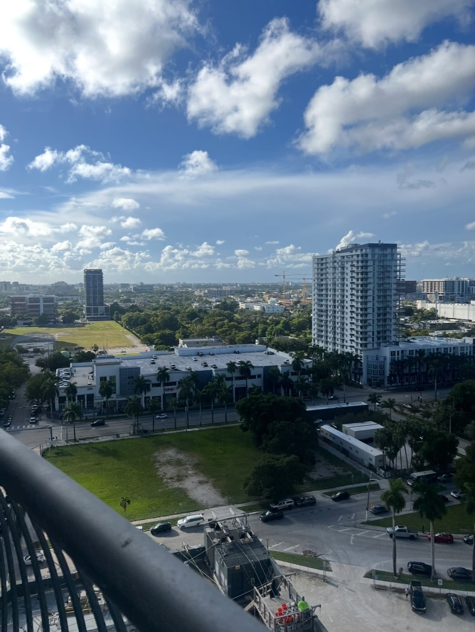 Building Photo - 1750 N Bayshore Dr