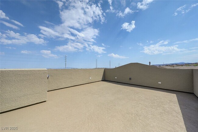 Building Photo - 2541 Monolith St