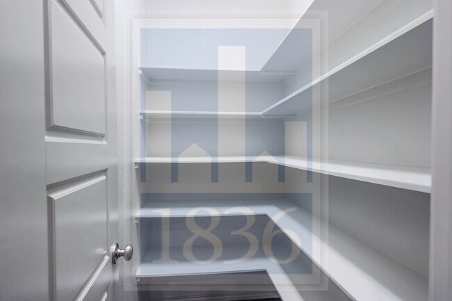 Building Photo - 308 Lacey Oak Lp