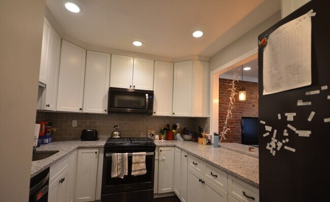 Building Photo - 60 Florida St