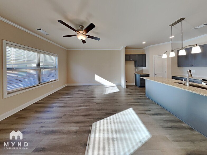 Building Photo - 61 Dewey Rd