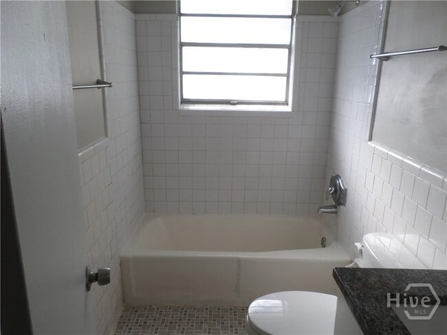 Building Photo - 2145 Louisiana Ave