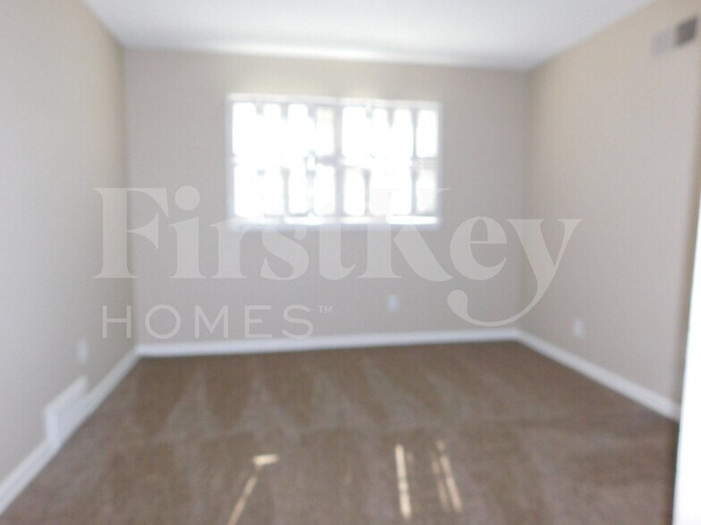 Building Photo - 6135 Haddington Dr