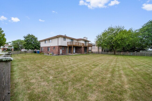 Building Photo - 309 Starling Ct