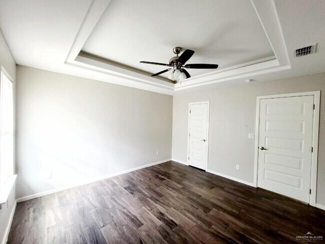 Building Photo - 8 Taxco Ct