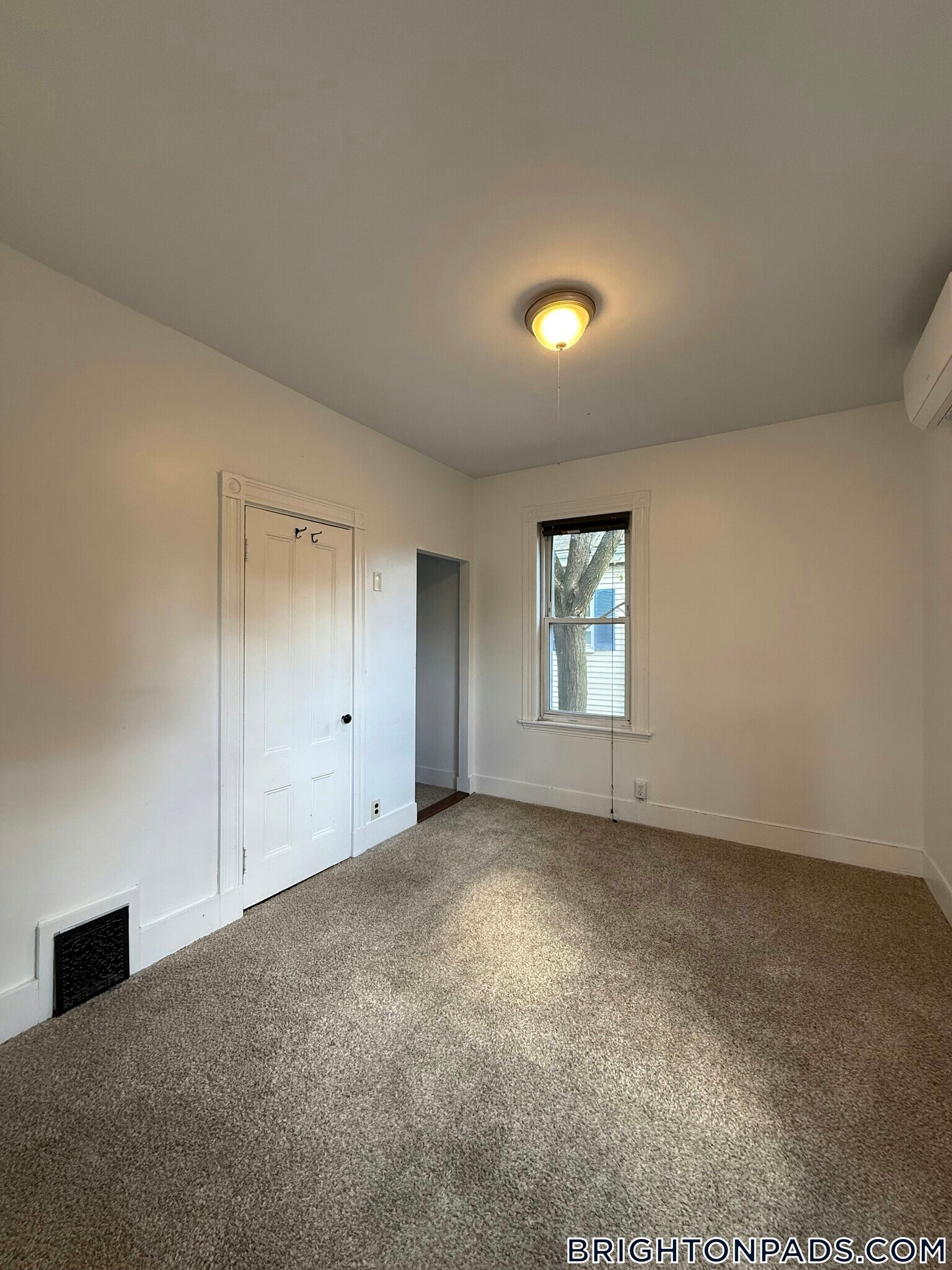 Building Photo - 32 Etna St