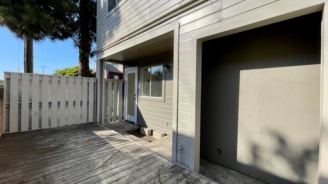 Building Photo - Desirable Pine Creek Condo Near Cal Poly  ...