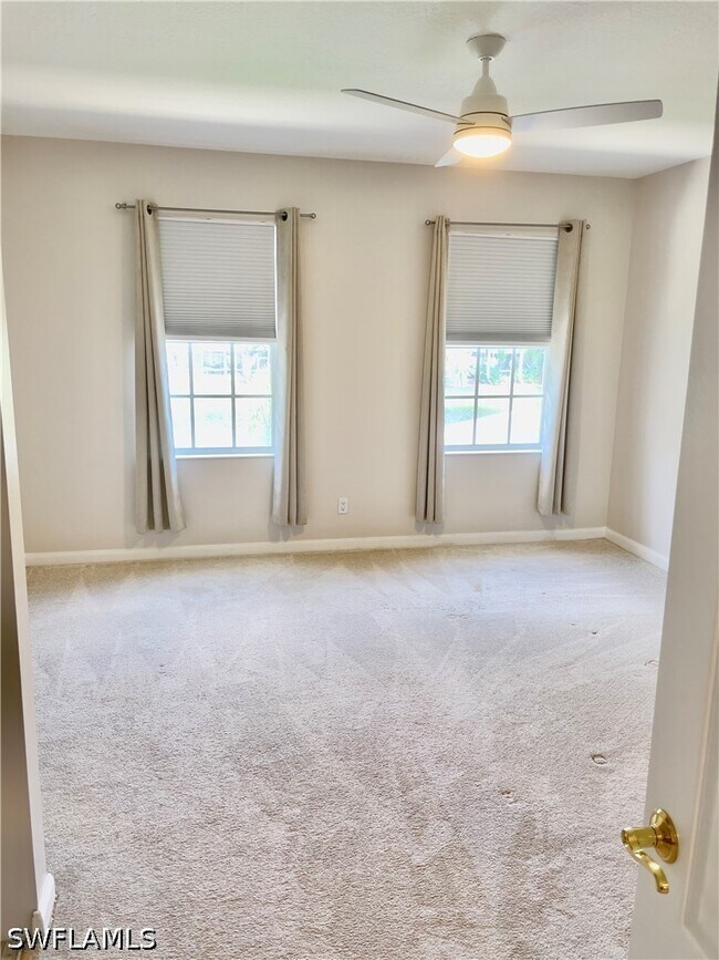 Building Photo - 5669 Cove Cir