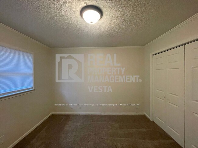 Building Photo - 443 Lacebark Dr
