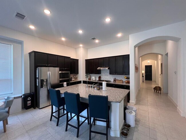 Building Photo - 6145 Teodoro Bend