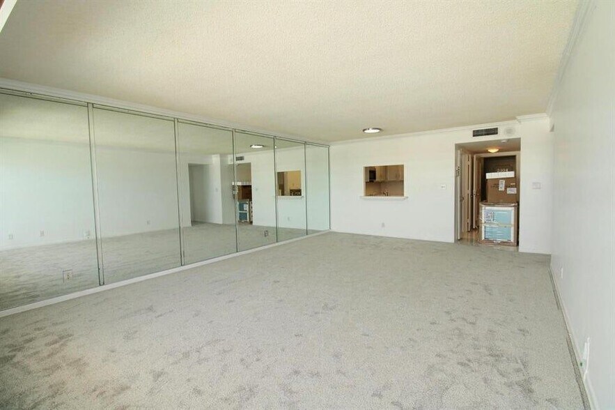 Building Photo - 3900 Galt Ocean Dr