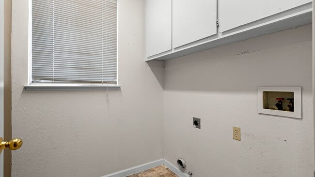 Building Photo - 957 McCoy Creek Cir