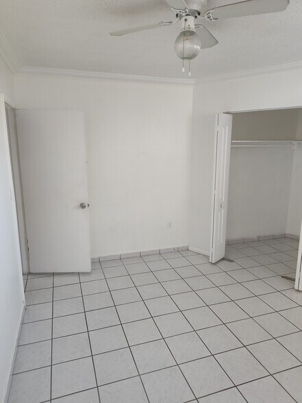 Building Photo - 1605 NE 185th St