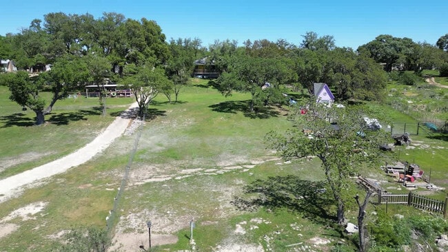 Building Photo - 2388 Lakeshore Dr