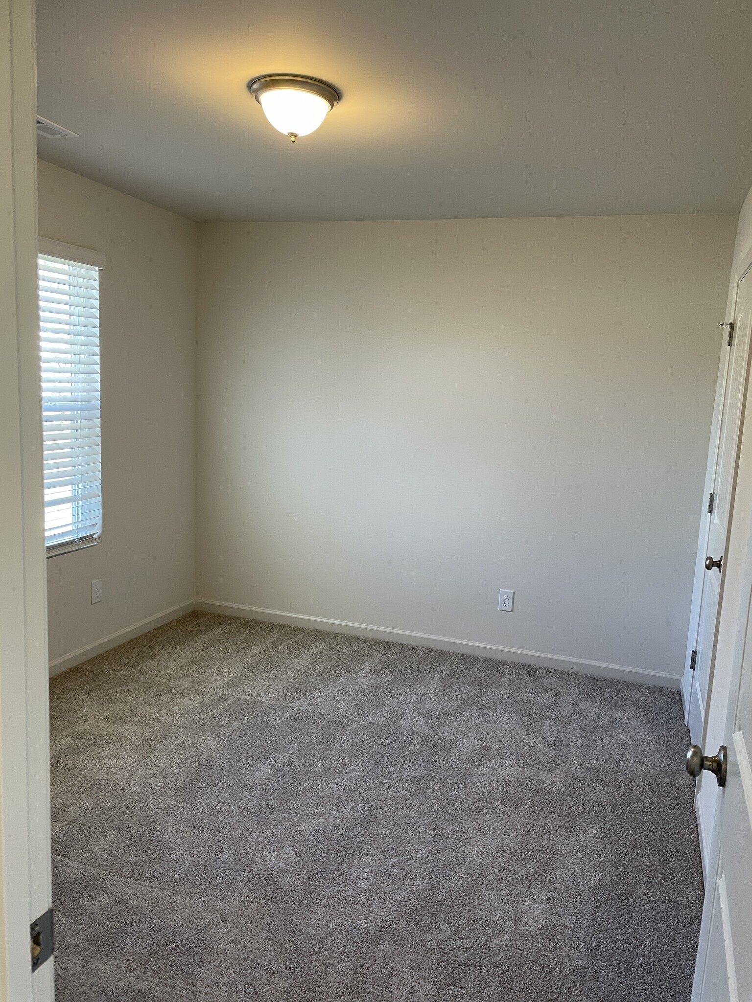 Building Photo - 18 Matrix Ct