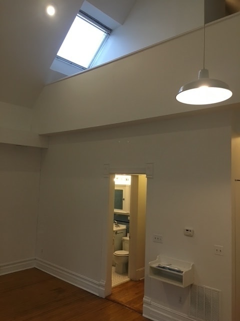 Building Photo - 3018 N Racine Ave