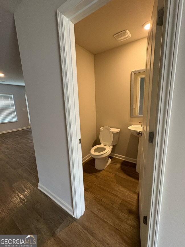Building Photo - 170 Goodall Woods Dr