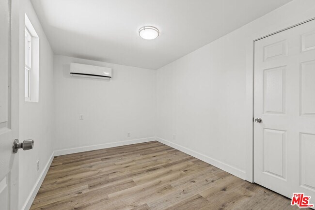 Building Photo - 11151 Hortense St