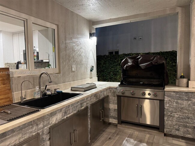 Building Photo - 10973 NW 53rd Ln