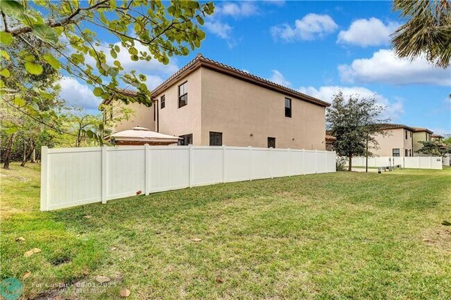 Building Photo - 5906 NW 46th Ln