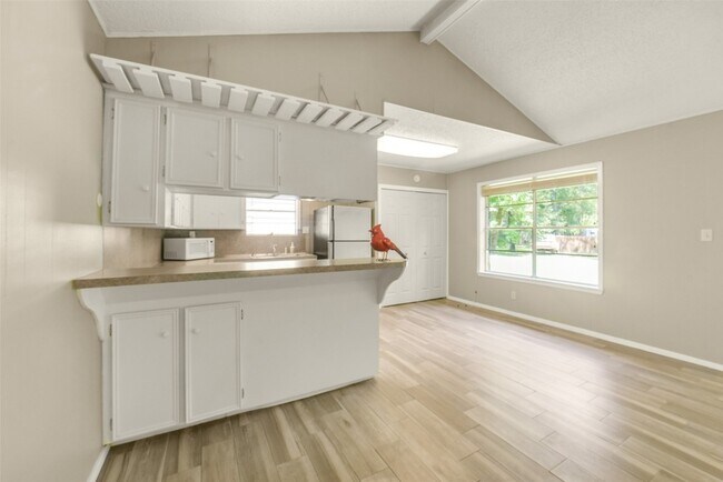 Building Photo - 23807 Red Oak Dr