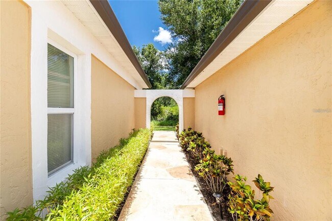 Building Photo - 1203 Saxony Cir