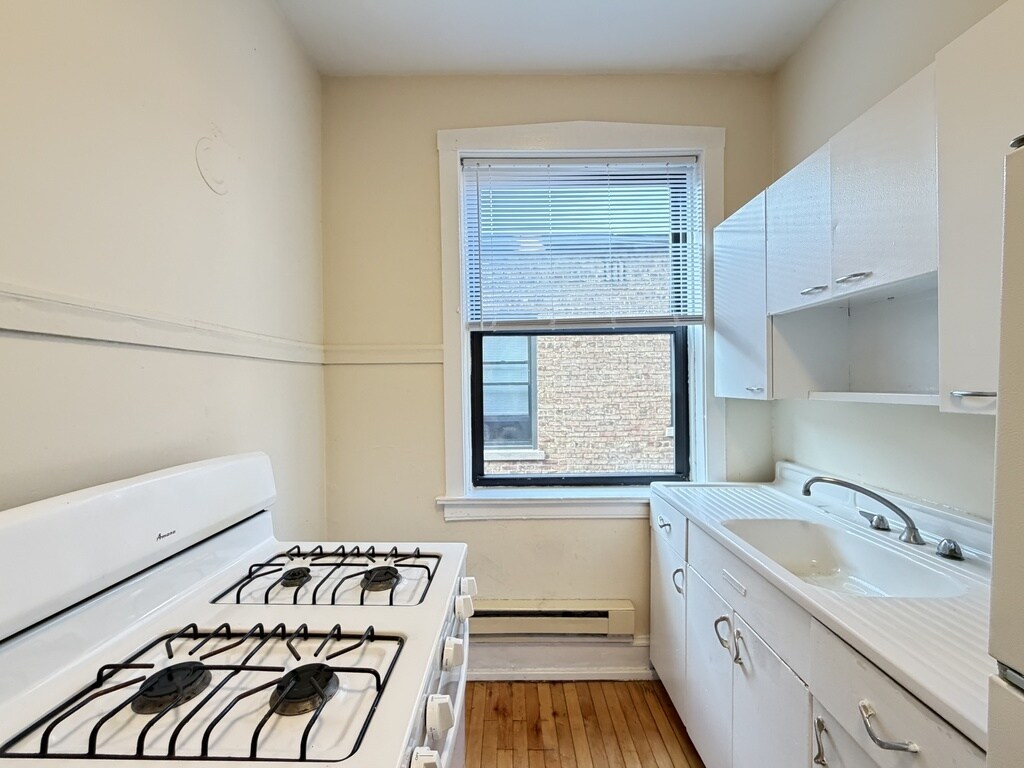 Building Photo - 805 Dempster St