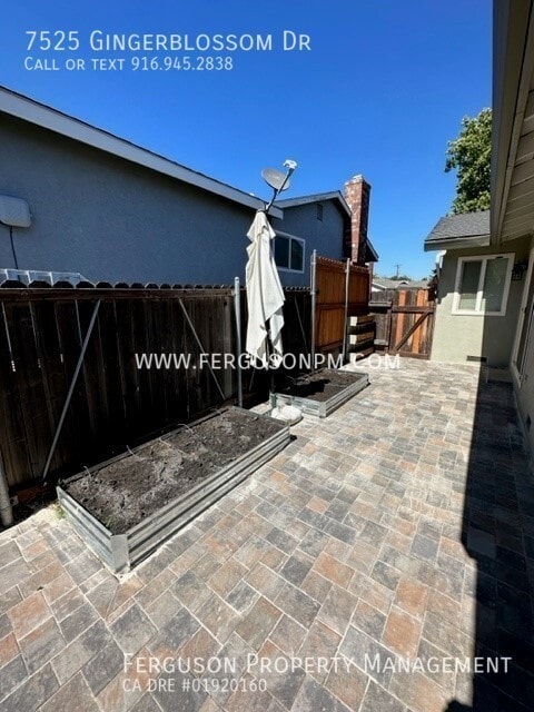 Building Photo - 7525 Gingerblossom Dr