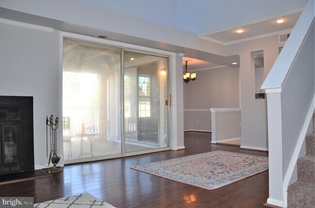 Building Photo - 3311 Lakeside View Dr