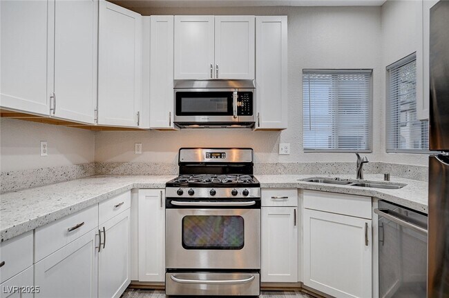Building Photo - 75 N Valle Verde Dr