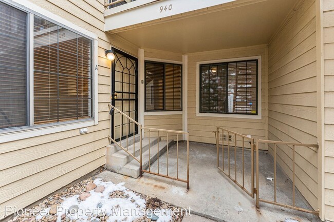 Building Photo - 2 br, 1 bath House - 940 S Dahlia St #A