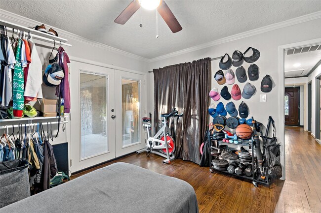 Building Photo - 5923 Moonmist Dr