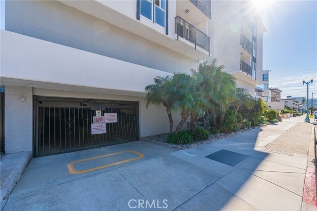 Building Photo - 730 Esplanade