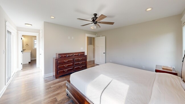 Building Photo - 103 Hillock Dr