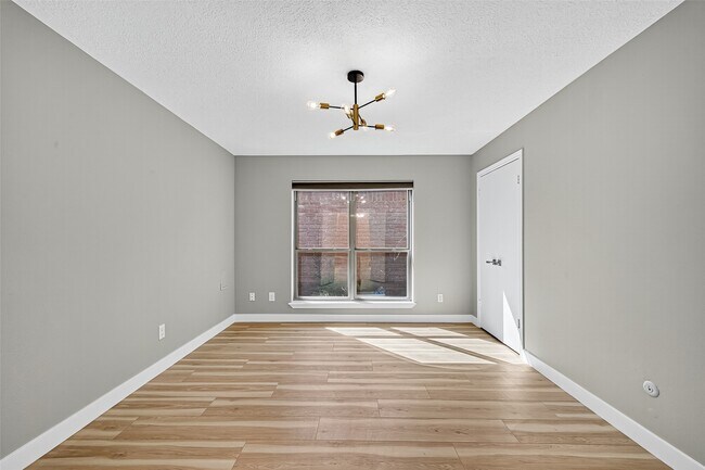 Building Photo - 2026 Ashford Hollow Ln