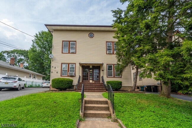 Building Photo - 305 Waite Ave