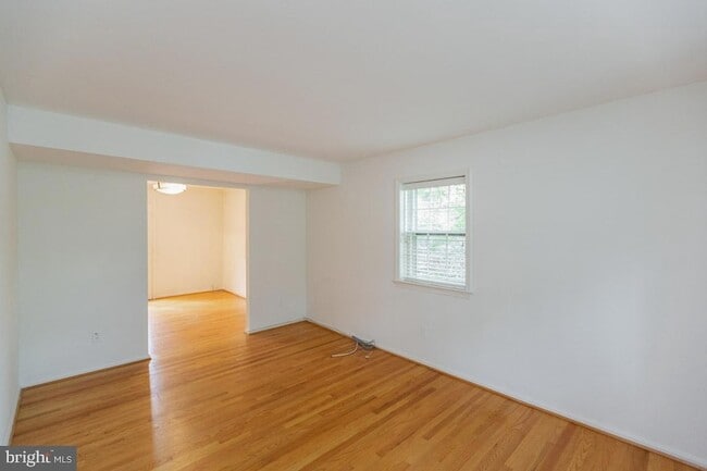 Building Photo - 4856 Bradley Blvd
