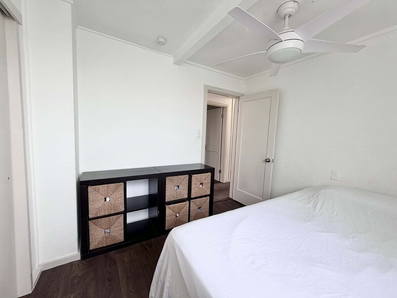 Building Photo - 1576 Elua St