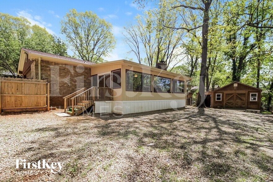 Building Photo - 30 Roving Hills Cir SE