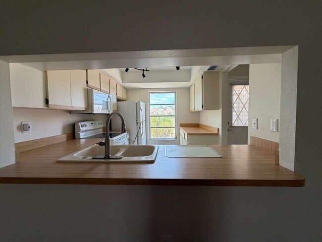 Building Photo - Charming 2-Bedroom, 2-Bath Duplex in a Quiet Englewood Cul-de-Sac
