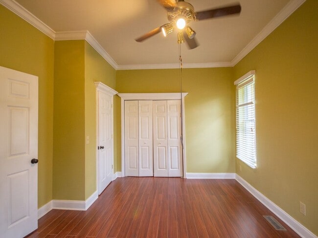 Building Photo - Nice Home with Country Setting!