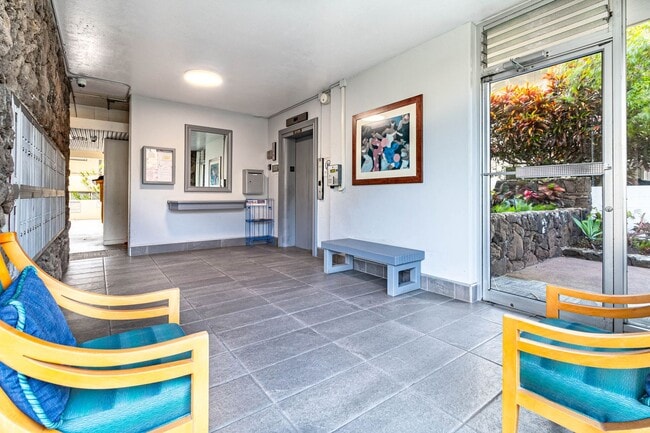 Building Photo - Bright and spacious 1 bedroom 1 bath condo in Makiki !