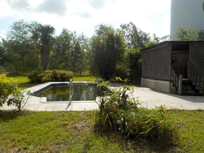 Building Photo - 260 Graball Cutoff